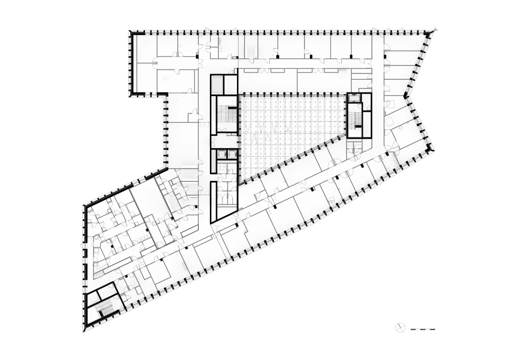 HTSH floor plan showing repeated perimeter bays and circulation arranged around the central atrium.