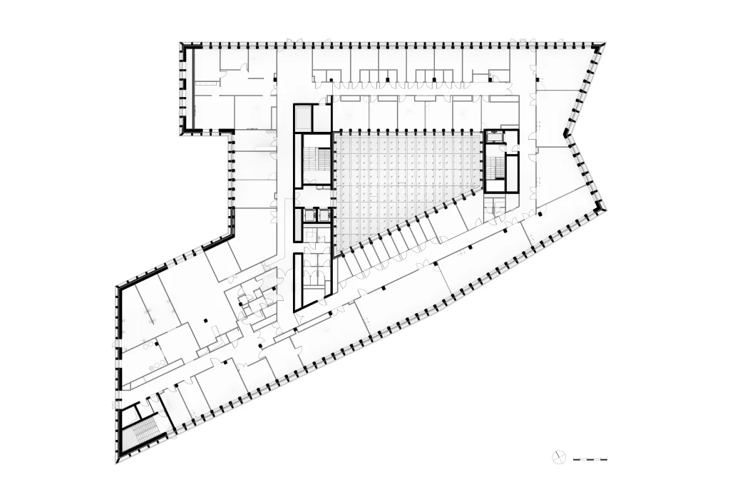 Upper-floor plan of HTSH with perimeter workspaces surrounding the large central atrium.